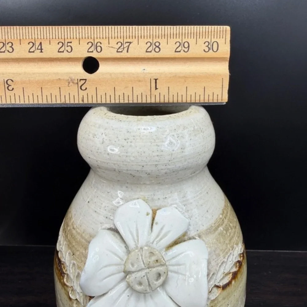 Studio Pottery Bud Vase Handcrafted Stoneware‎ 3D Flower Signed Cream Tan 4.5